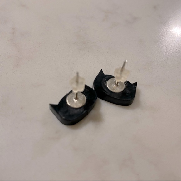 Black Cat Stud Earrings - Picture 4 of 4